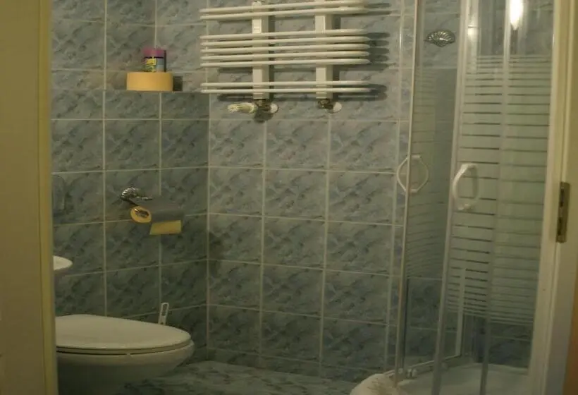 Standard Kolmen Hengen Huone, Pensjonat Rezydencja Parkowa