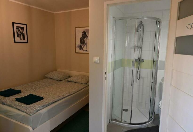 اتاق استاندارد, Pepe Hostel