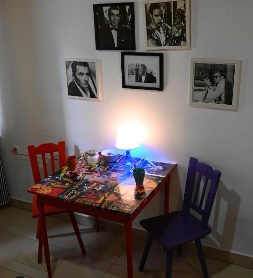 חדר סטנדרטי לארבעה עם חדר אמבטיה משותף, Pepe Hostel