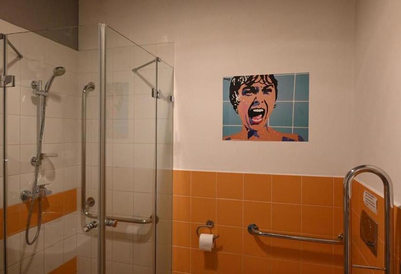 חדר אקונומי, Pepe Hostel