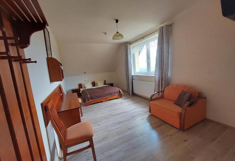 スタンダードルーム, Agal Zieleniec