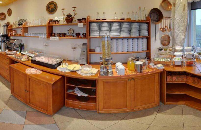 スタンダードトリプルルーム, Agal Zieleniec