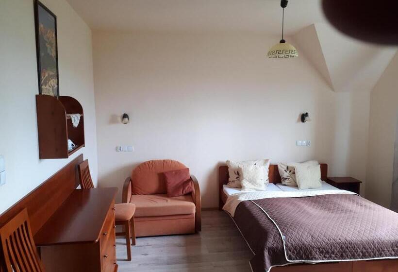 スタンダードルーム, Agal Zieleniec