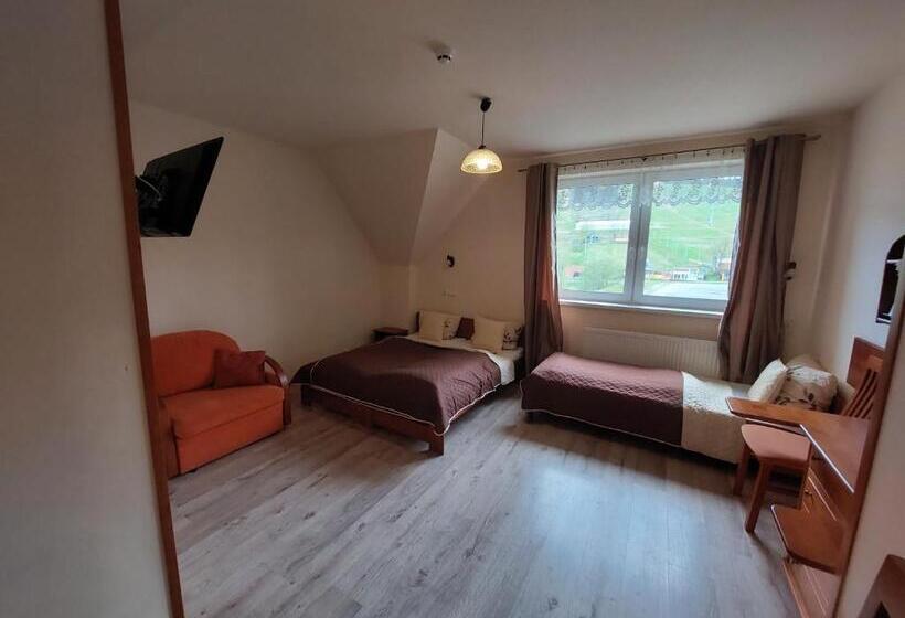 スタンダードトリプルルーム, Agal Zieleniec