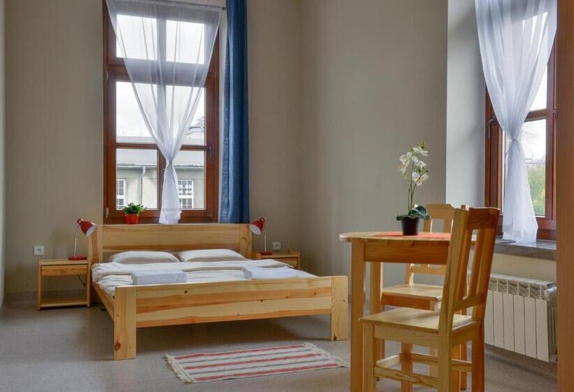 آپارتمان 1 خوابه, Dom Turysty Pttk W Bielsku   Białej