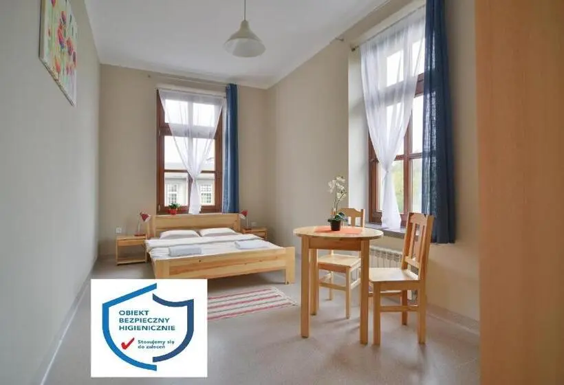 Standard Kolmen Hengen Huone, Dom Turysty Pttk W Bielsku   Białej