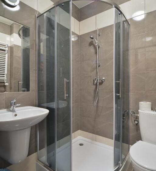 اتاق استاندارد سه نفره, Dom Turysty Pttk W Bielsku   Białej