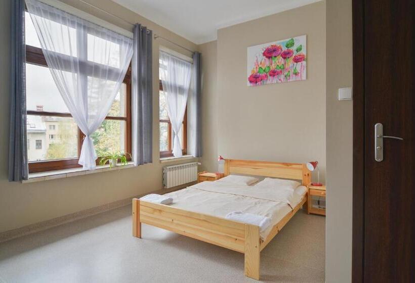 اتاق استاندارد, Dom Turysty Pttk W Bielsku   Białej