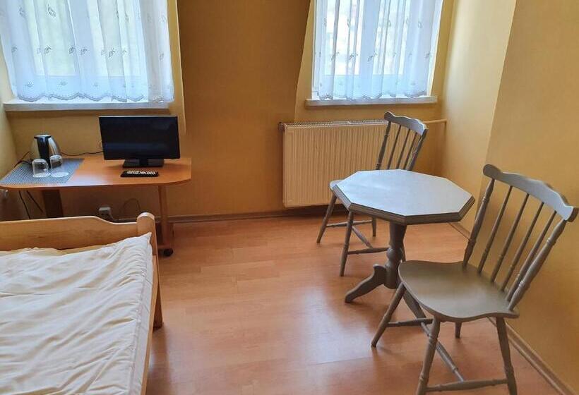 اتاق اکونومی, Dom Turysty Pttk W Bielsku   Białej