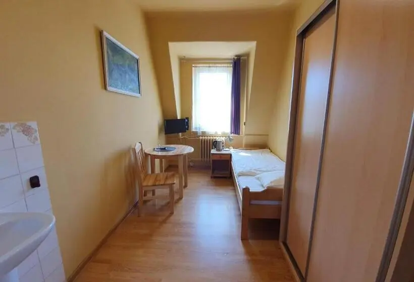 Economy Yhden Hengen Huone, Dom Turysty Pttk W Bielsku   Białej