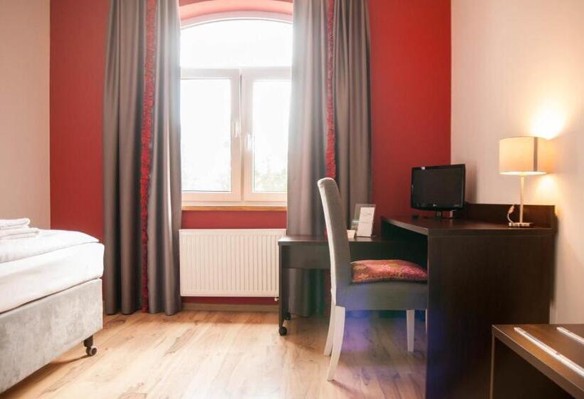 스탠다드 싱글 룸, Przystanek Tleń