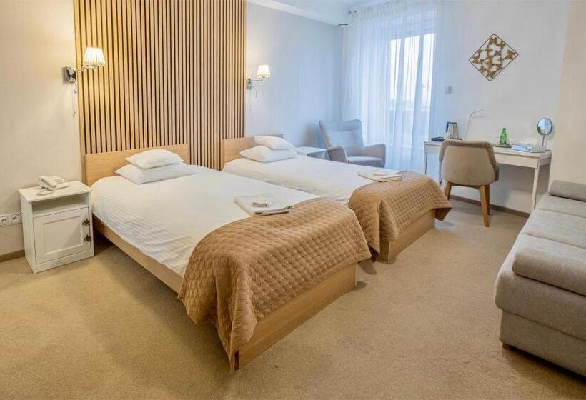 スタンダードルーム, Restauracja Joanna