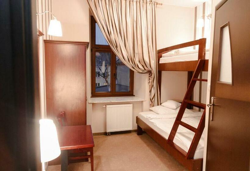 Номер Стандарт, Rynek 6 Retro Pub & Hostel