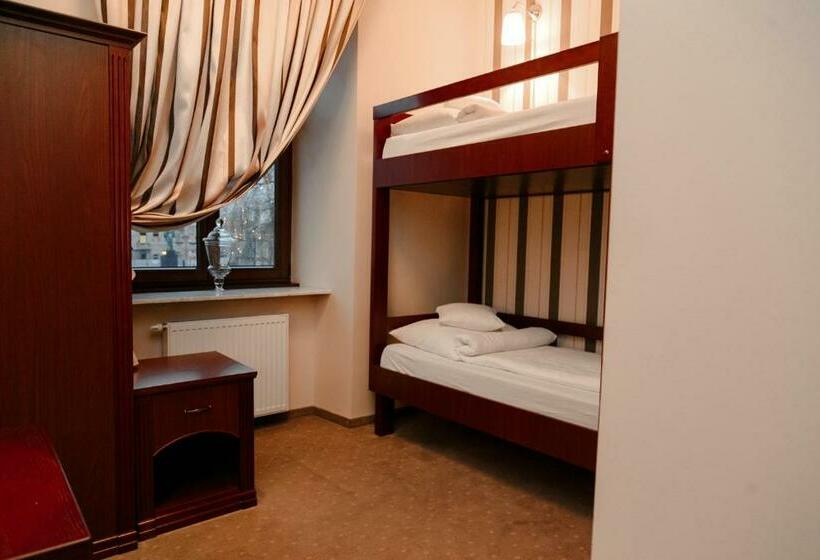 Номер Стандарт, Rynek 6 Retro Pub & Hostel