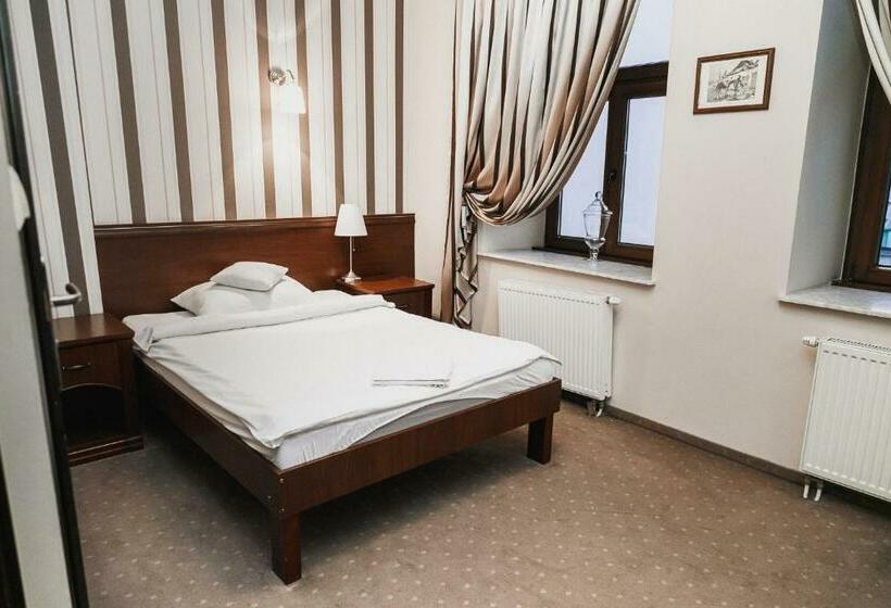 Номер Стандарт, Rynek 6 Retro Pub & Hostel