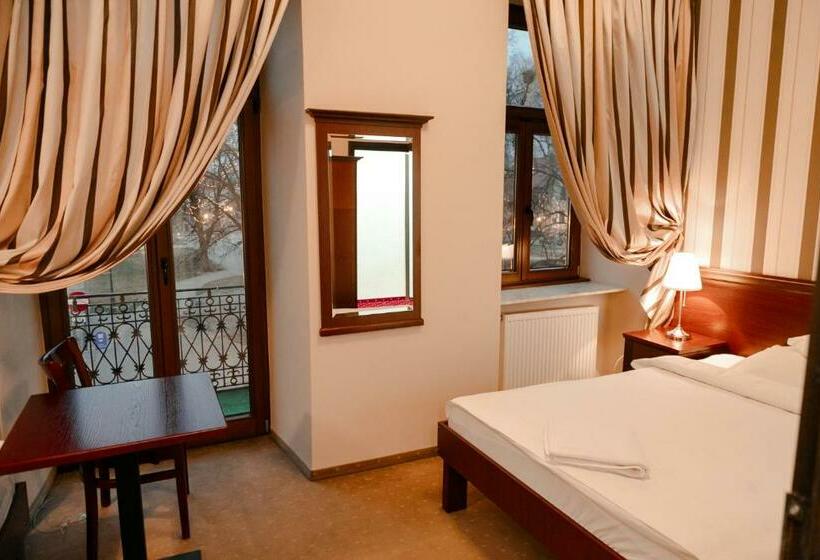 Номер Стандарт, Rynek 6 Retro Pub & Hostel