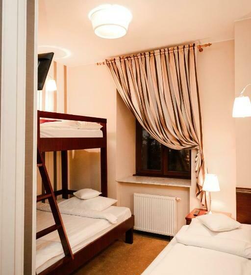 Четырехместный Номер Стандарт, Rynek 6 Retro Pub & Hostel