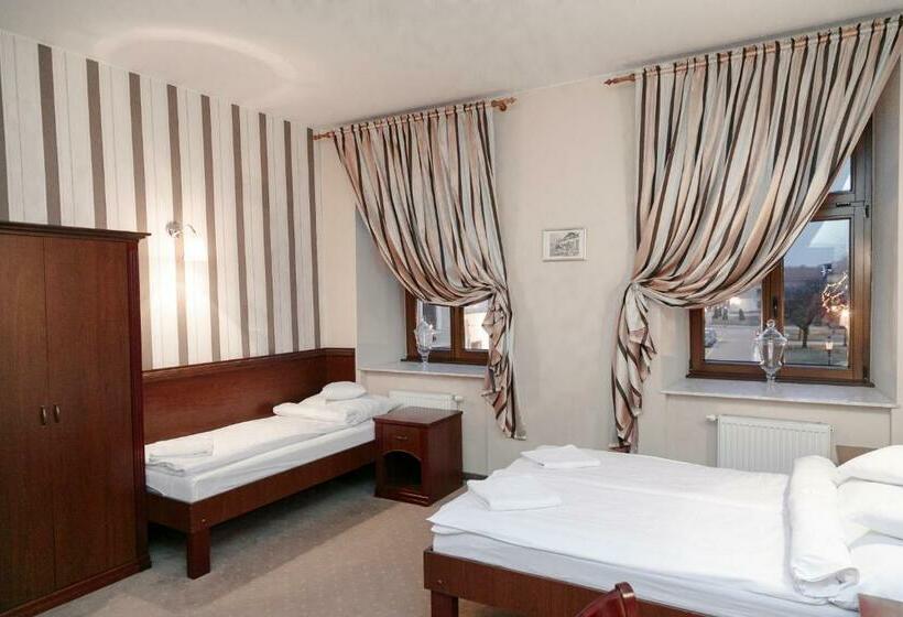 Четырехместный Номер Стандарт, Rynek 6 Retro Pub & Hostel