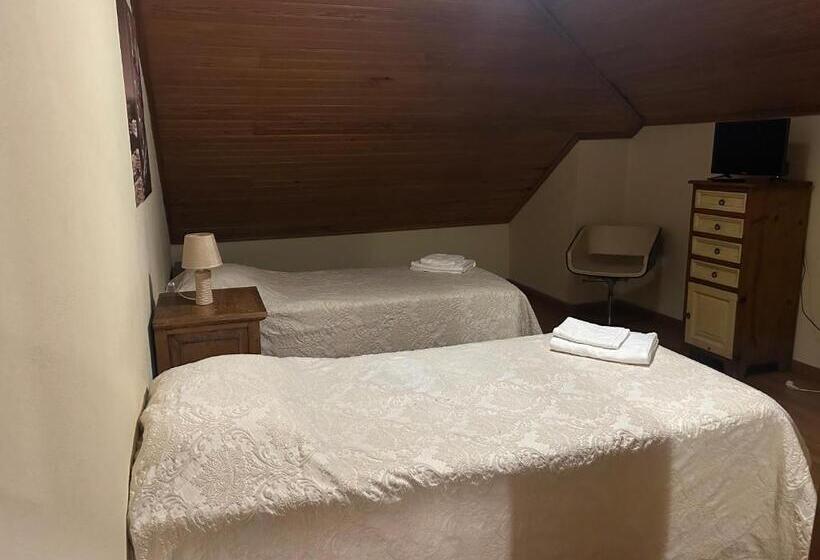 バス共有のスタンダードルーム, Alojamento Santa Catarina