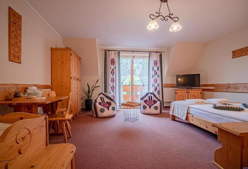 חדר סטנדרט לשלושה, Willa Szarotka