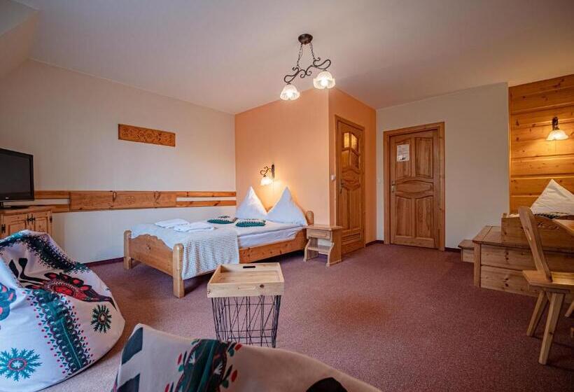 חדר סטנדרט לשלושה, Willa Szarotka