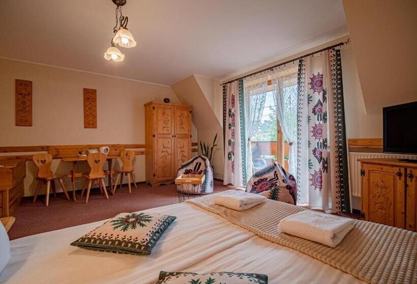 חדר סטנדרט לשלושה, Willa Szarotka