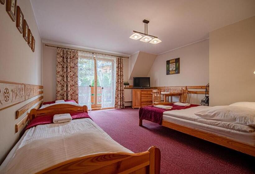 חדר סטנדרט לארבעה, Willa Szarotka