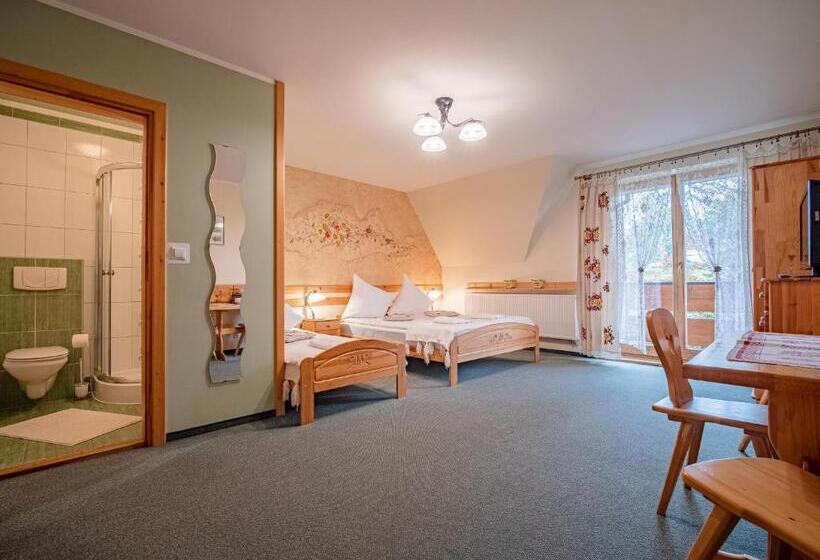 חדר סטנדרט לשלושה, Willa Szarotka