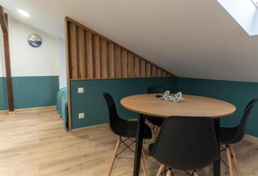 标准工作室, Uroczy, Przytulny Apartament Poddasze