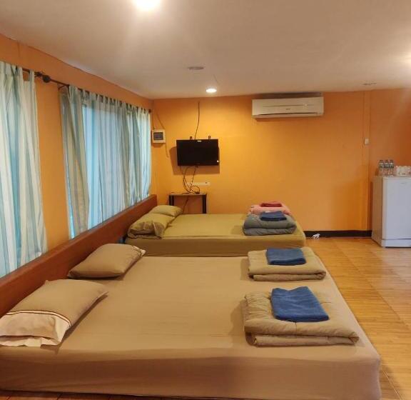 Family Room, นุชจนาถรีสอร์ท วังน้ำเขียว