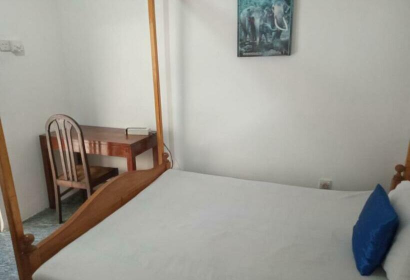 Standard Room Garden View, R Home Stay