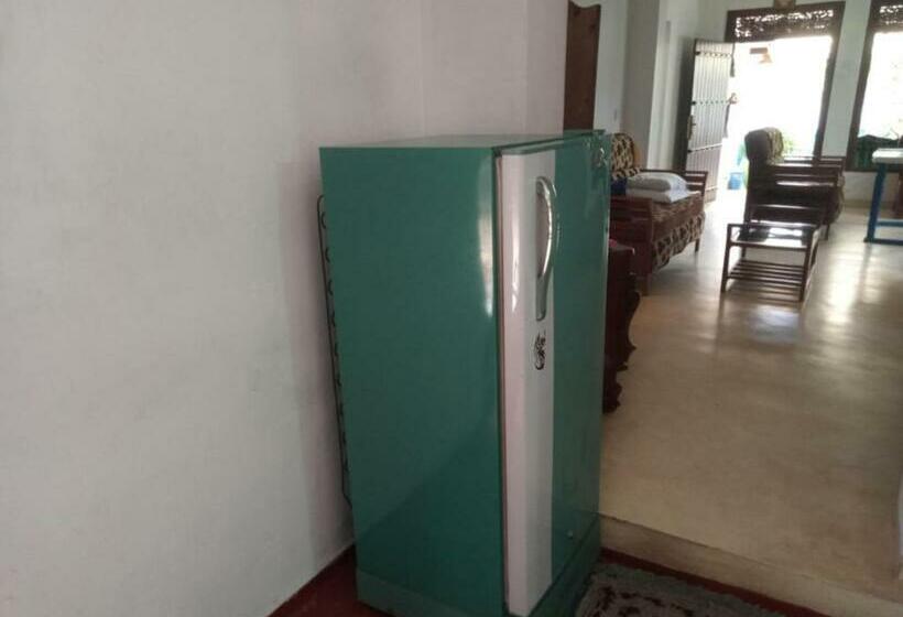 Family Room, R Home Stay