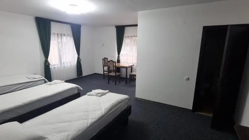 Standard Neljän Hengen Huone Parveke, Alpen Krokus