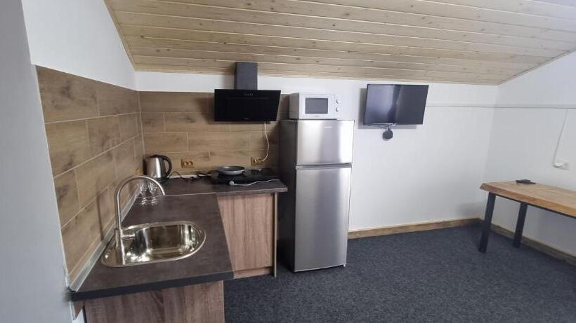 اتاق خانوادگی, Alpen Krokus