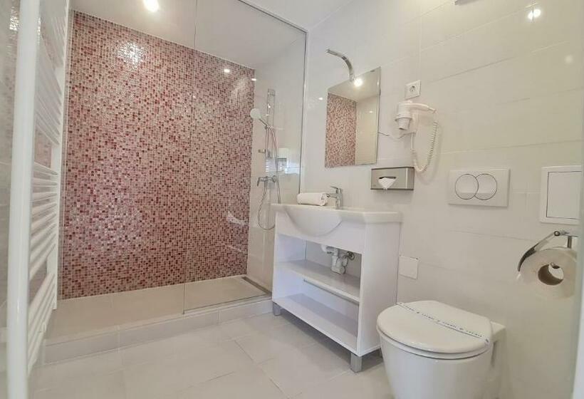 Трехместный Номер Стандарт Вид на Сад, Colors Holiday