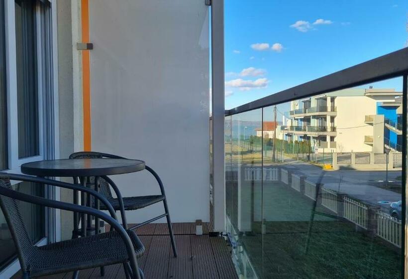 Pokój Trzyosobowy Standard Widok Ogród, Colors Holiday