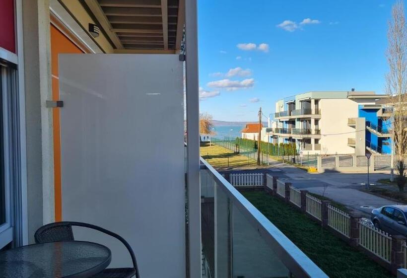 Четырехместный Номер Стандарт Вид на Сад, Colors Holiday