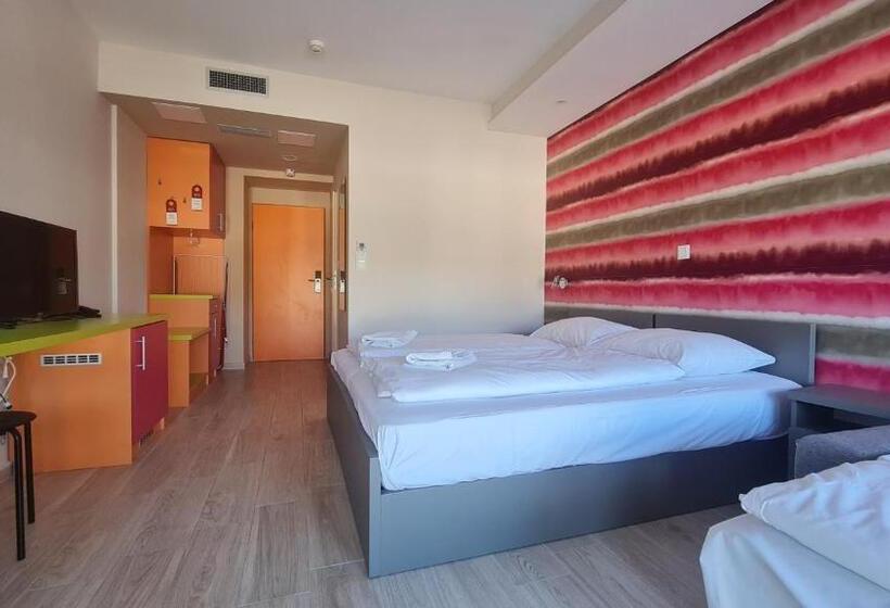 Pokój Czteroosobowy Standard Widok Ogród, Colors Holiday