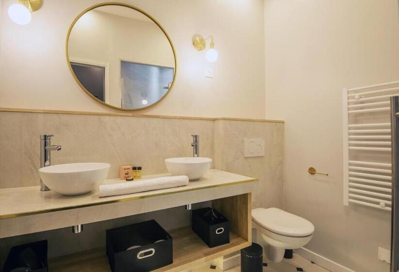 Deluxe Suite King Bed, Les Suites Faidherbe