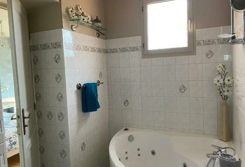 Standard-huone Allasnäkymä, L Eveil En Provence
