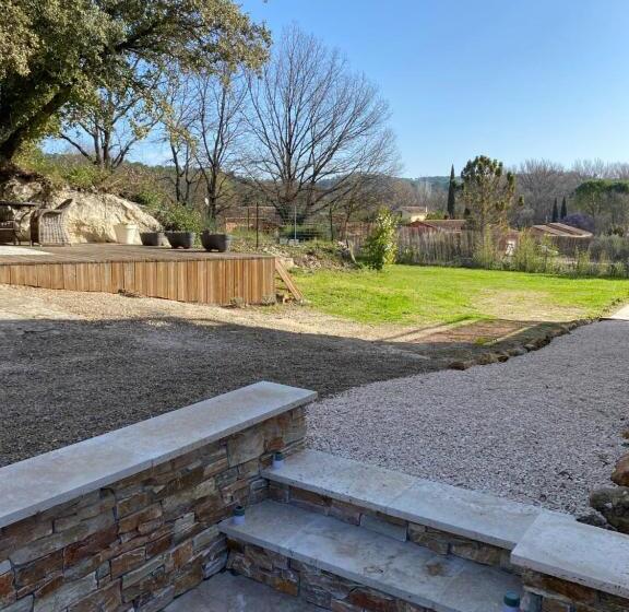 Номер Стандарт Вид на Сад, L Eveil En Provence