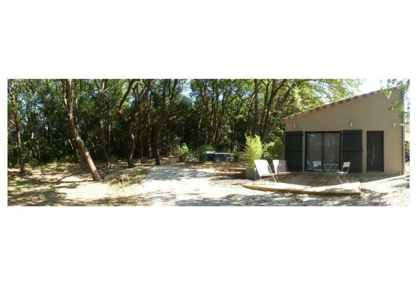 غرفة قياسية مزوَّدة بتراس, Le Prédaïou