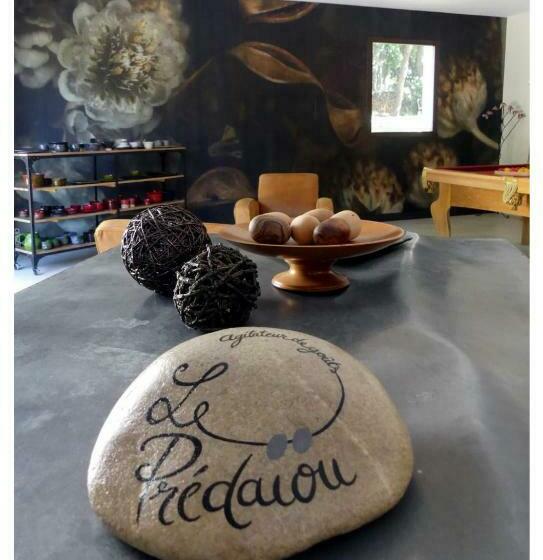 غرفة قياسية مزوَّدة بتراس, Le Prédaïou