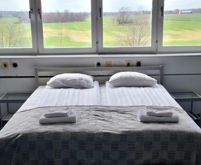 Номер Стандарт, L Tre Systrar