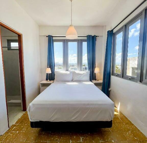 اتاق لوکس, Urbana