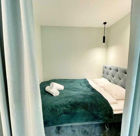 سوییت جونیور با بالکن, Prince Witold Apartments Near The Market Square 43 Księcia Witolda Street