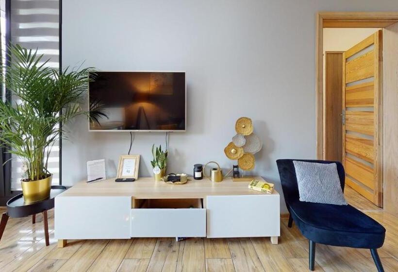 سوئیت با بالکن, Prince Witold Apartments Near The Market Square 43 Księcia Witolda Street