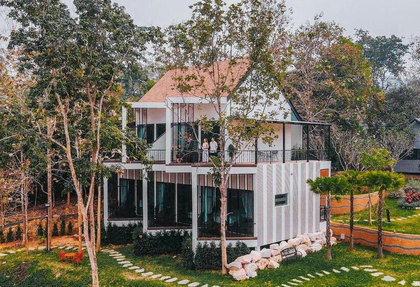 חדר סטנדרט עם מרפסת, Veevaree Riverkwai Resort