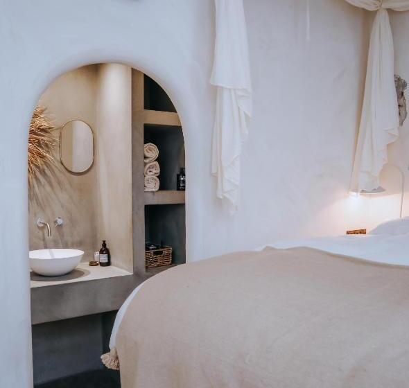 Номер Superior Кровать Кинг, Haert Boutique Wellness Suites City Centre