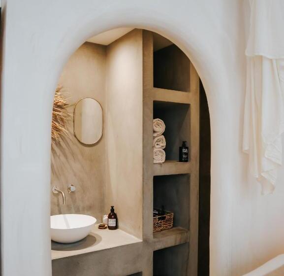 Номер Superior Кровать Кинг, Haert Boutique Wellness Suites City Centre